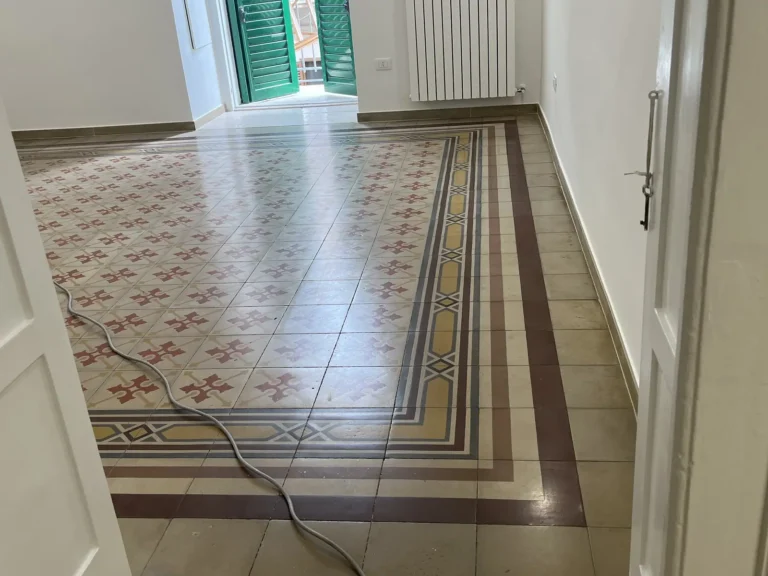 Microlevigatura effetto satinato – pavimento in cementine