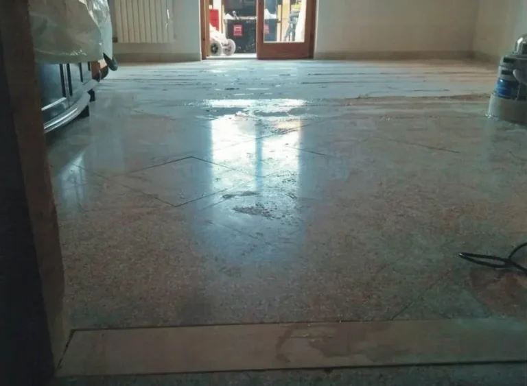 Stuccatura, levigatura e lucidatura a specchio granigliato