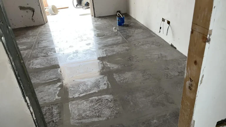 Stuccatura, levigatura e lucidatura pavimento in marmo più successivo trattamento